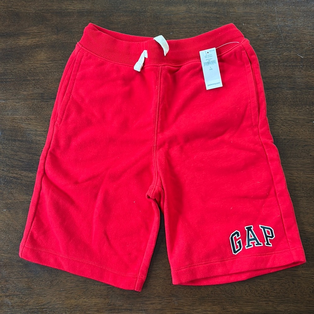 Red gap sweat shorts
